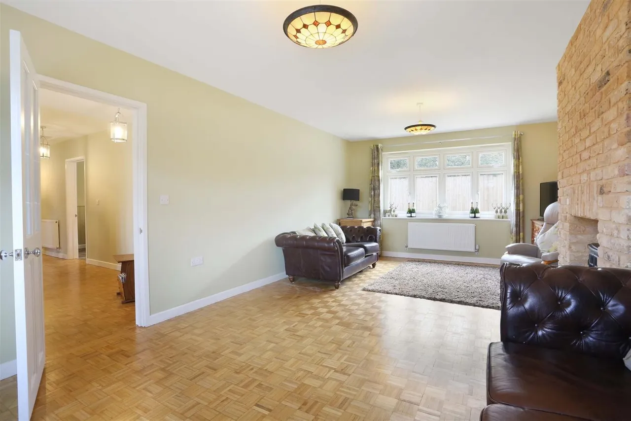 Sandy Lane, Cheam, Surrey, SM2 7NU, photo 4