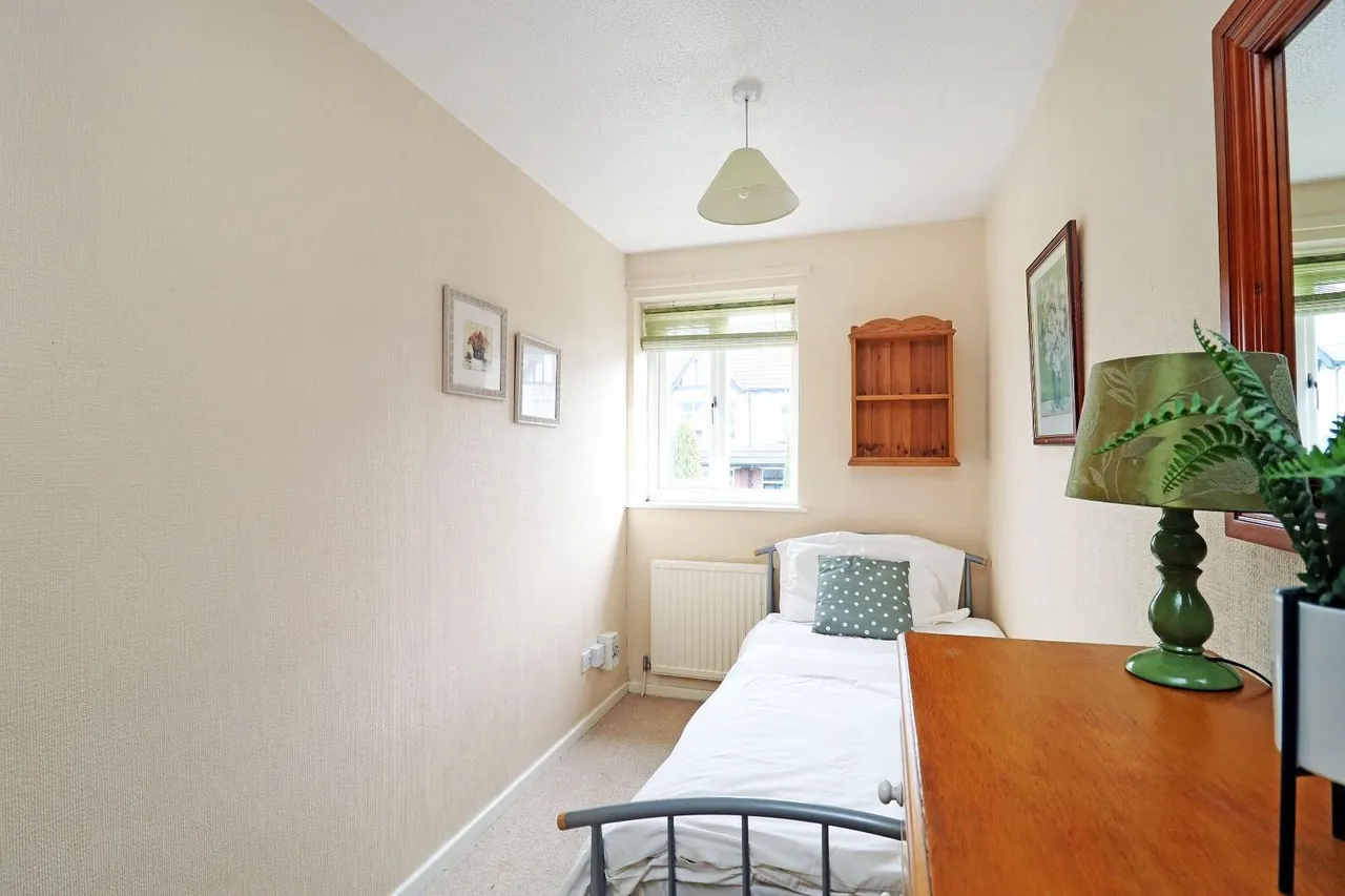 Abbotsford Grove, Timperley, Cheshire WA14 5AZ, photo 20