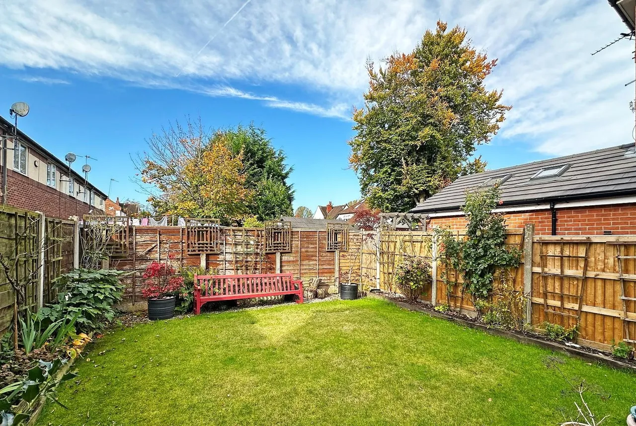 Abbotsford Grove, Timperley, Cheshire WA14 5AZ, photo 3