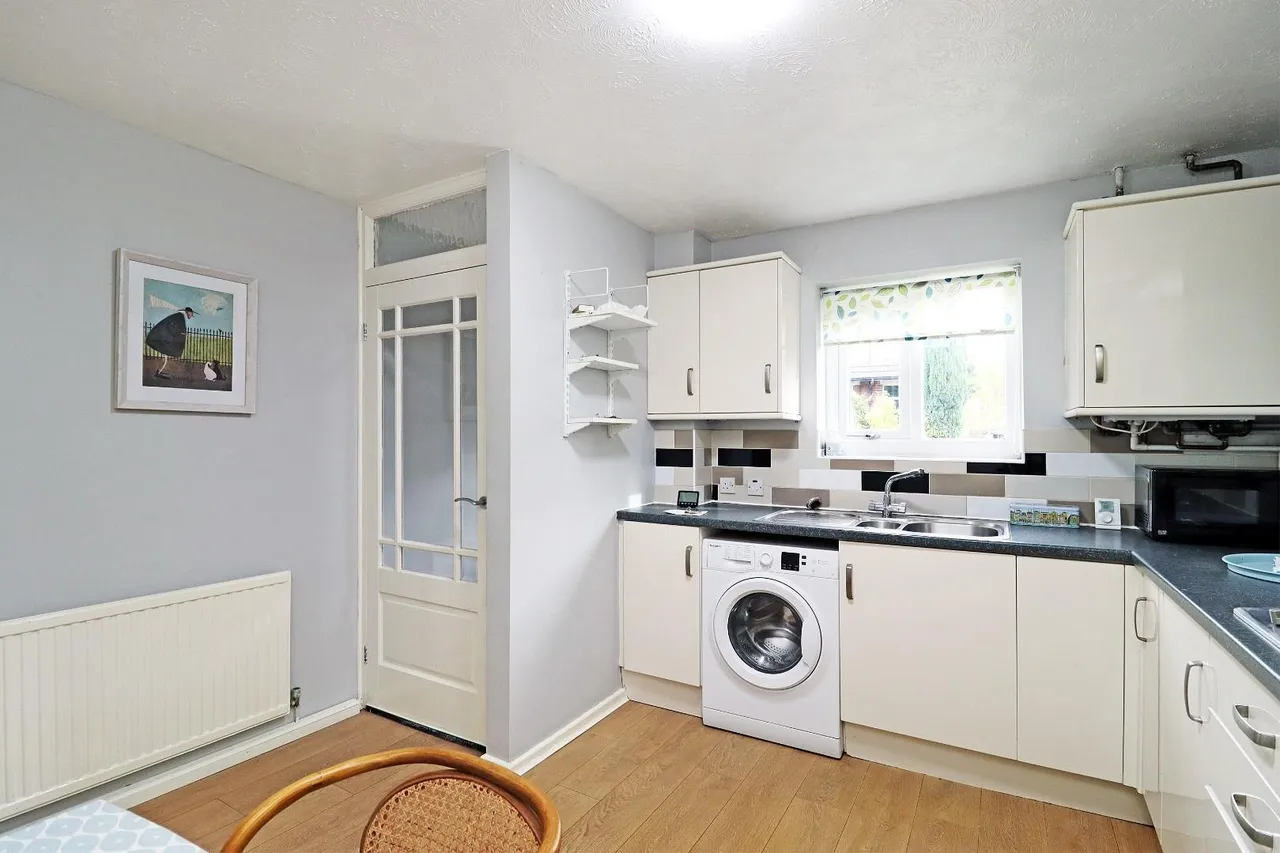 Abbotsford Grove, Timperley, Cheshire WA14 5AZ, photo 8