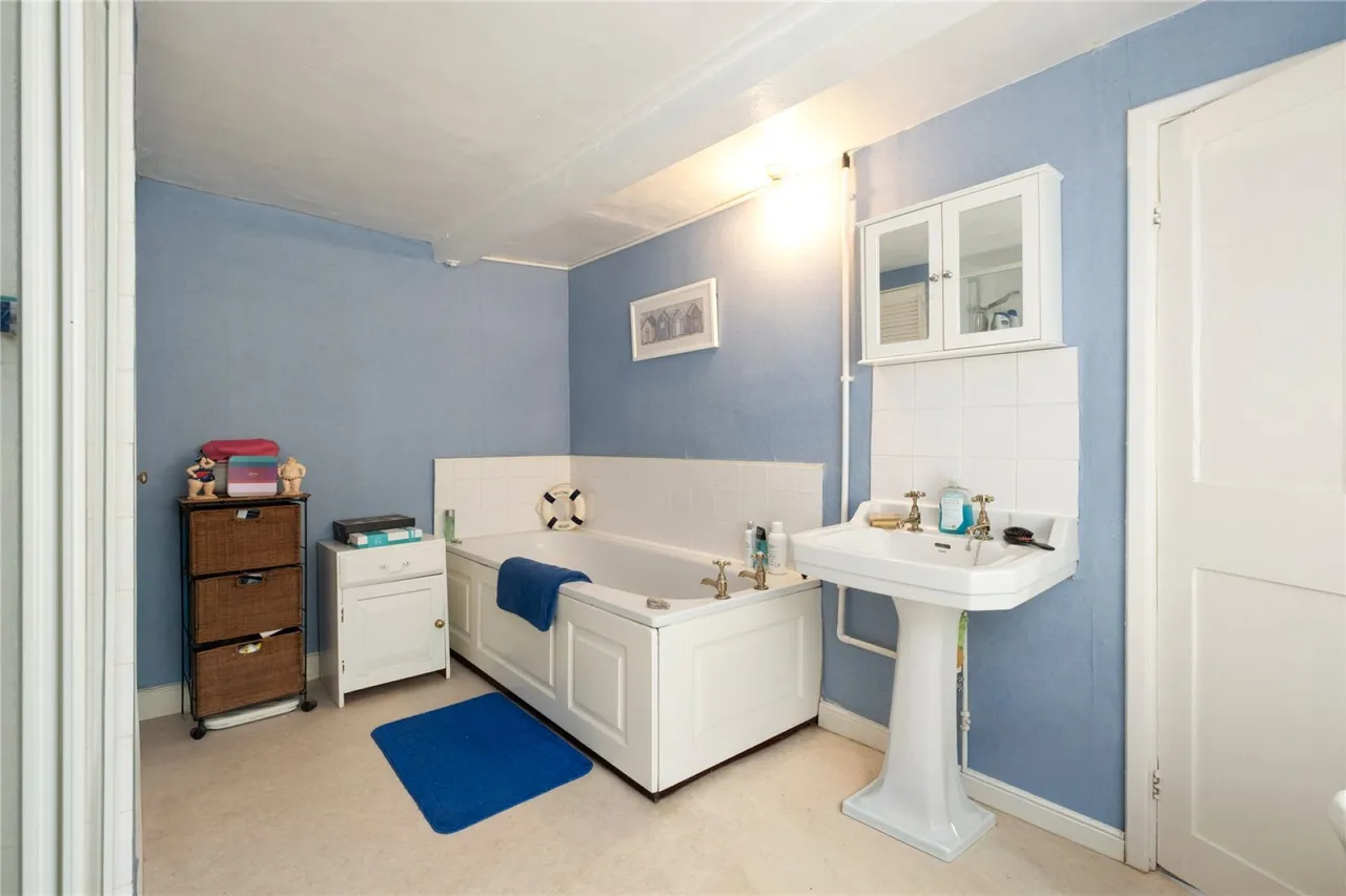Lower Street, Stroud, GL5, photo 17