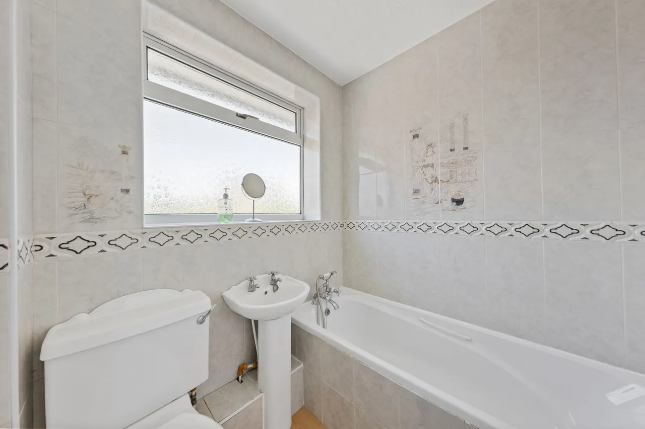 Kiveton Drive, Ashton-In-Makerfield, Wigan, Wigan, WN4 9EX, photo 4