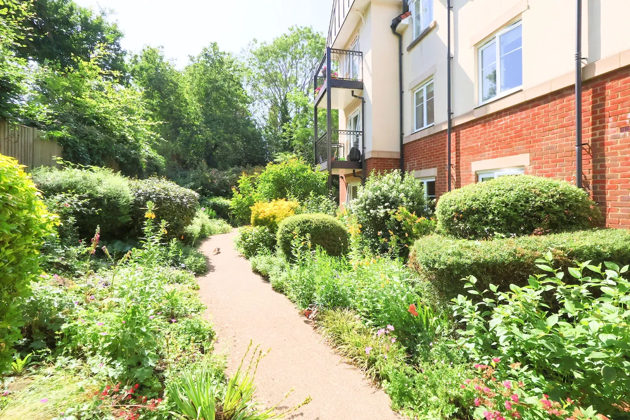 Flat 37, Mildred Court, Croydon, 26 Bingham Road, CR0 7EX, photo 10