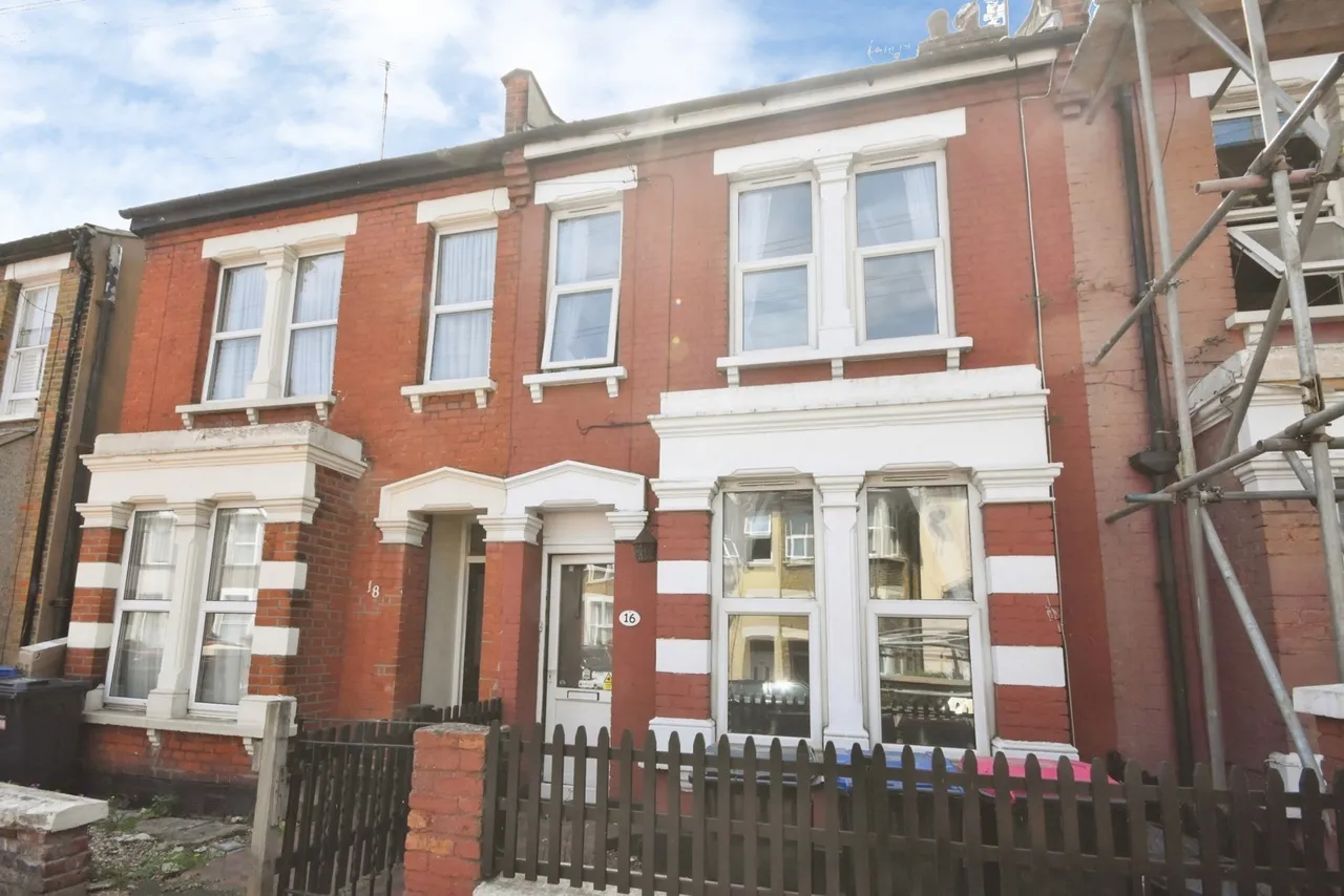 2 bed house for sale — North Avenue, Southend-on-Sea, Essex, SS2