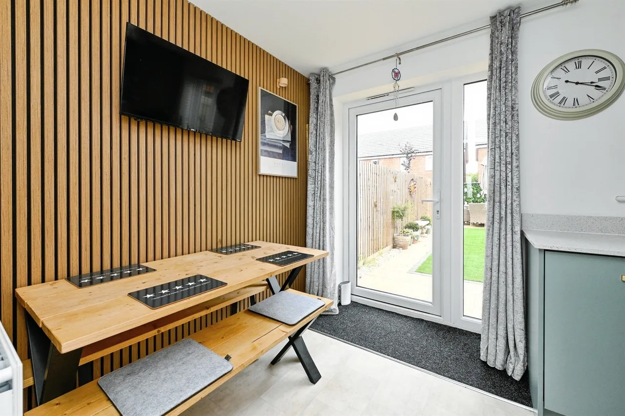 Daisy Drive, South Wootton, King's Lynn, photo 8