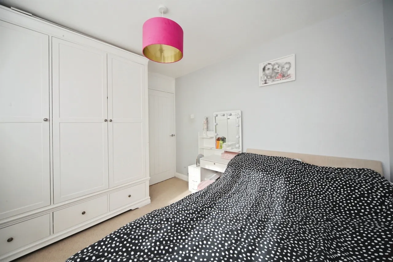 Julius Gardens, Luton, LU3, photo 15
