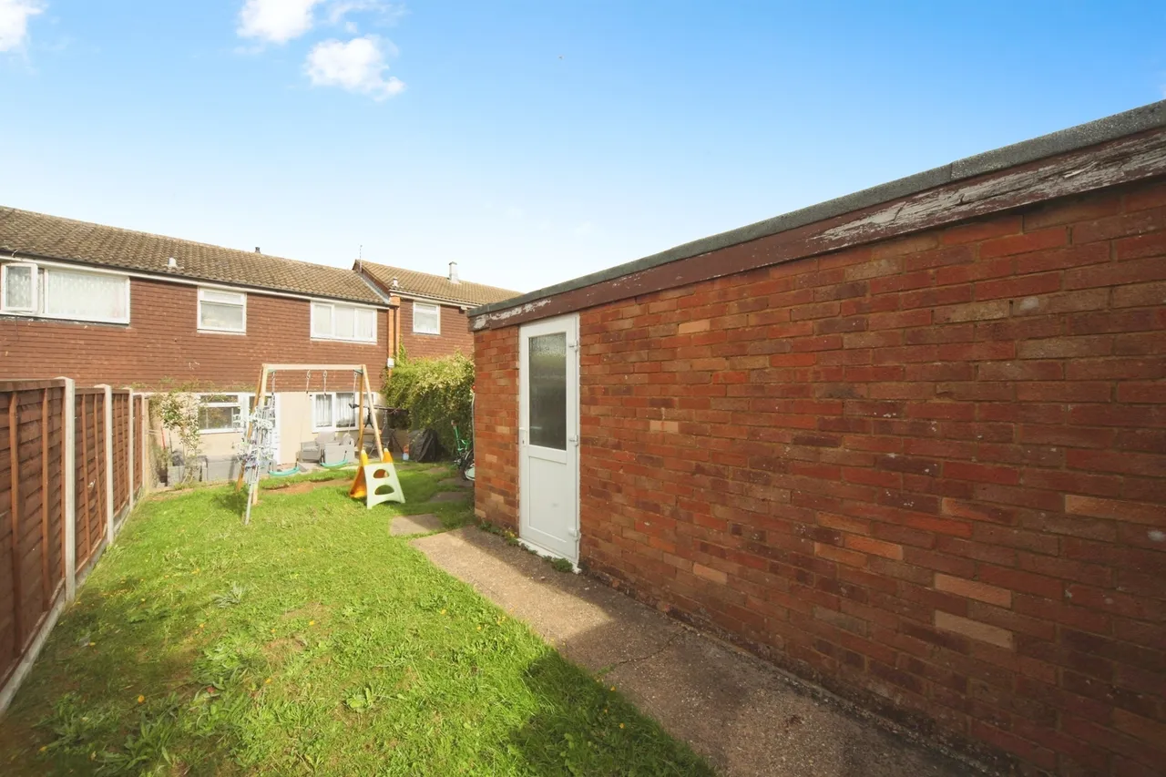 Julius Gardens, Luton, LU3, photo 3