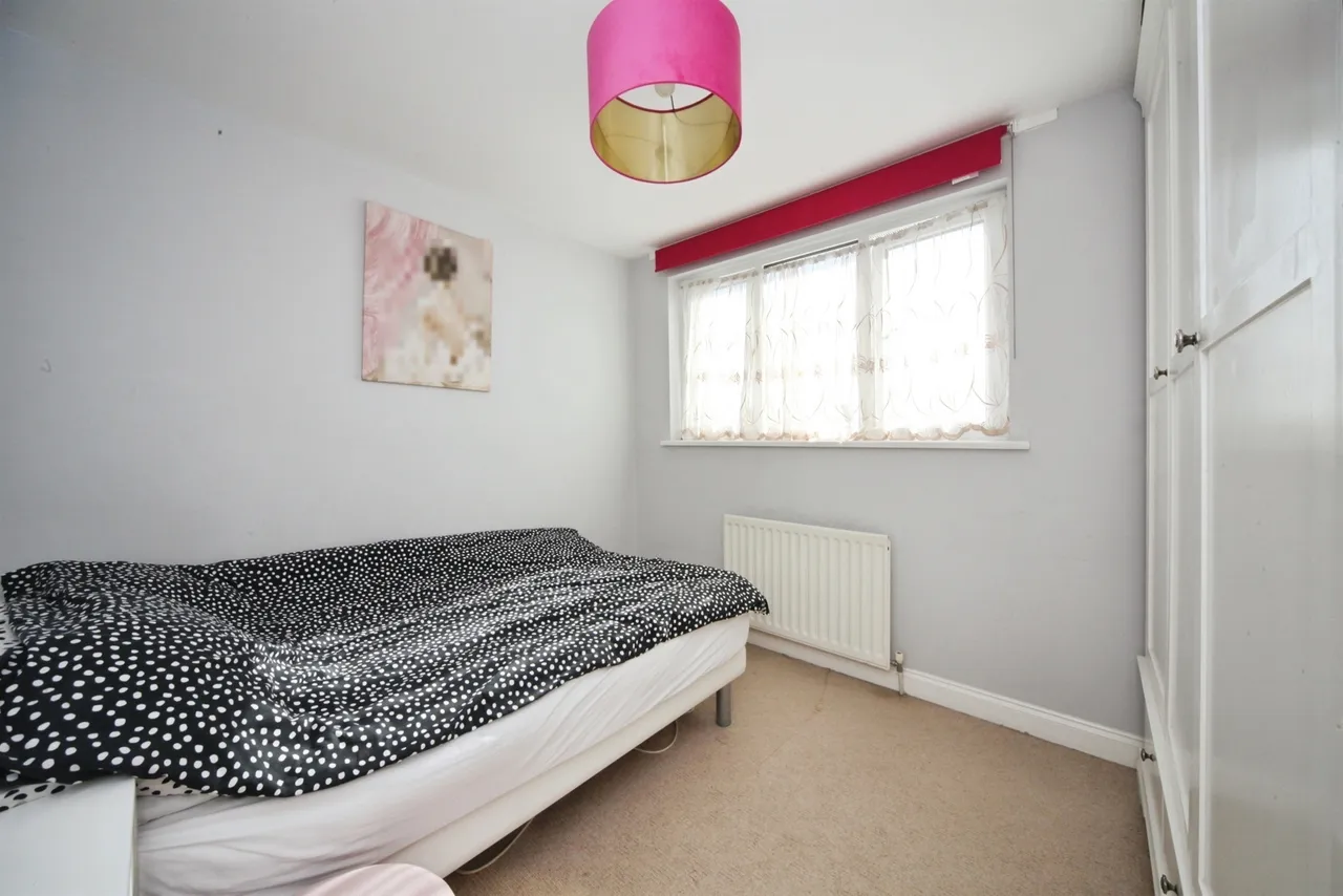 Julius Gardens, Luton, LU3, photo 8