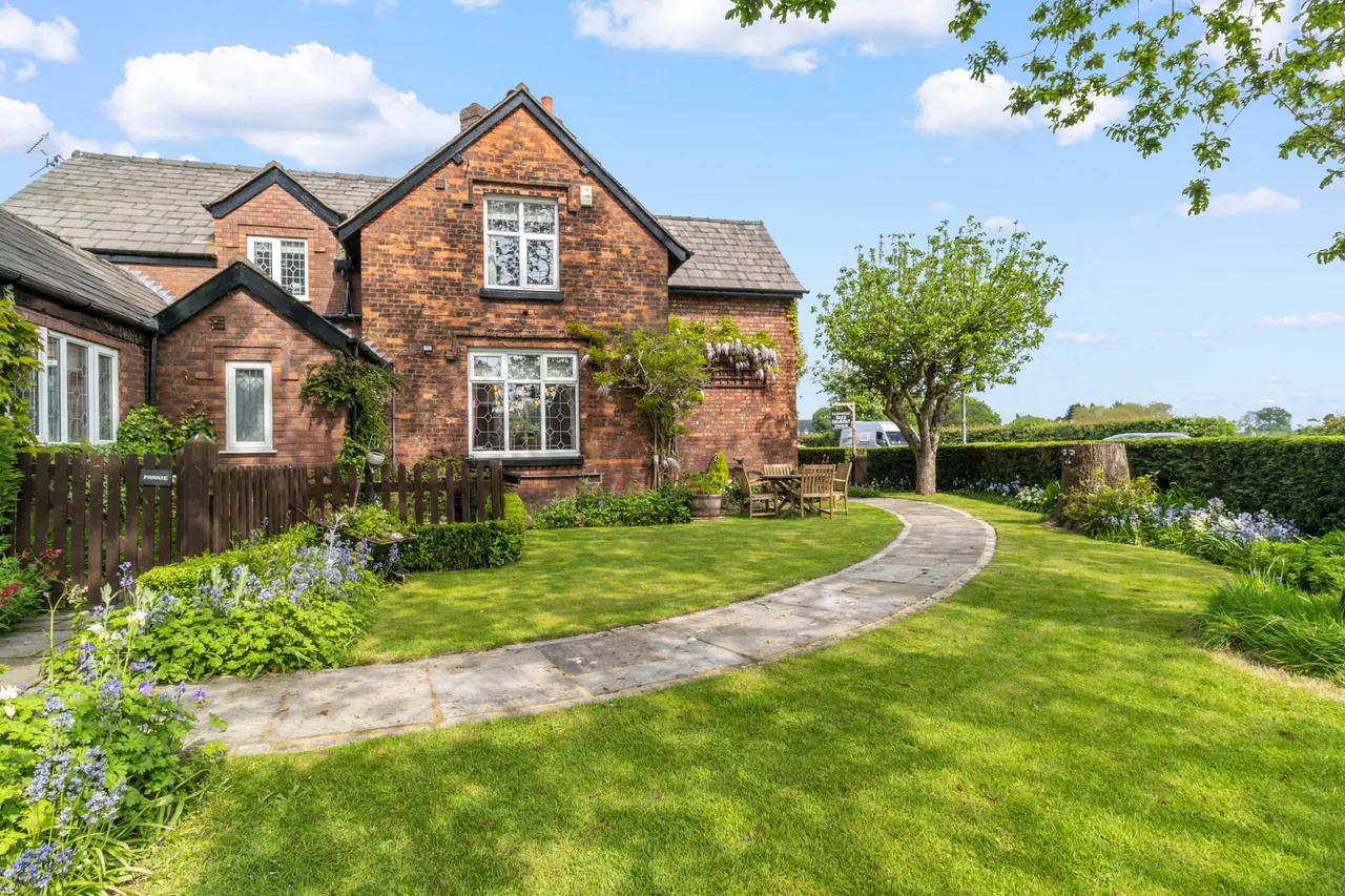 School House Stretton Road, Stretton, Warrington, Warrington, WA4 4NT, photo 13