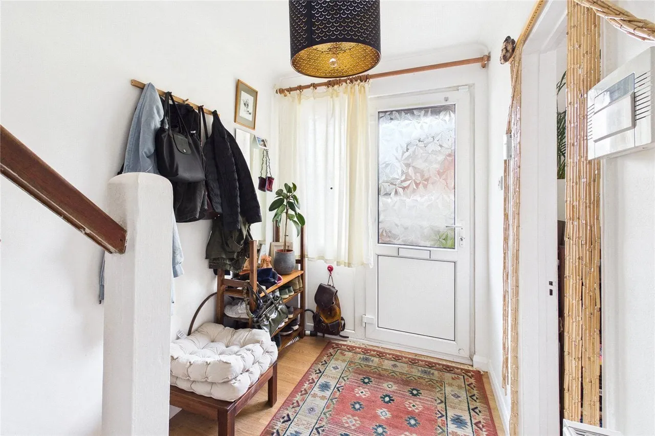 Leigh Orchard Close, London, SW16, photo 5