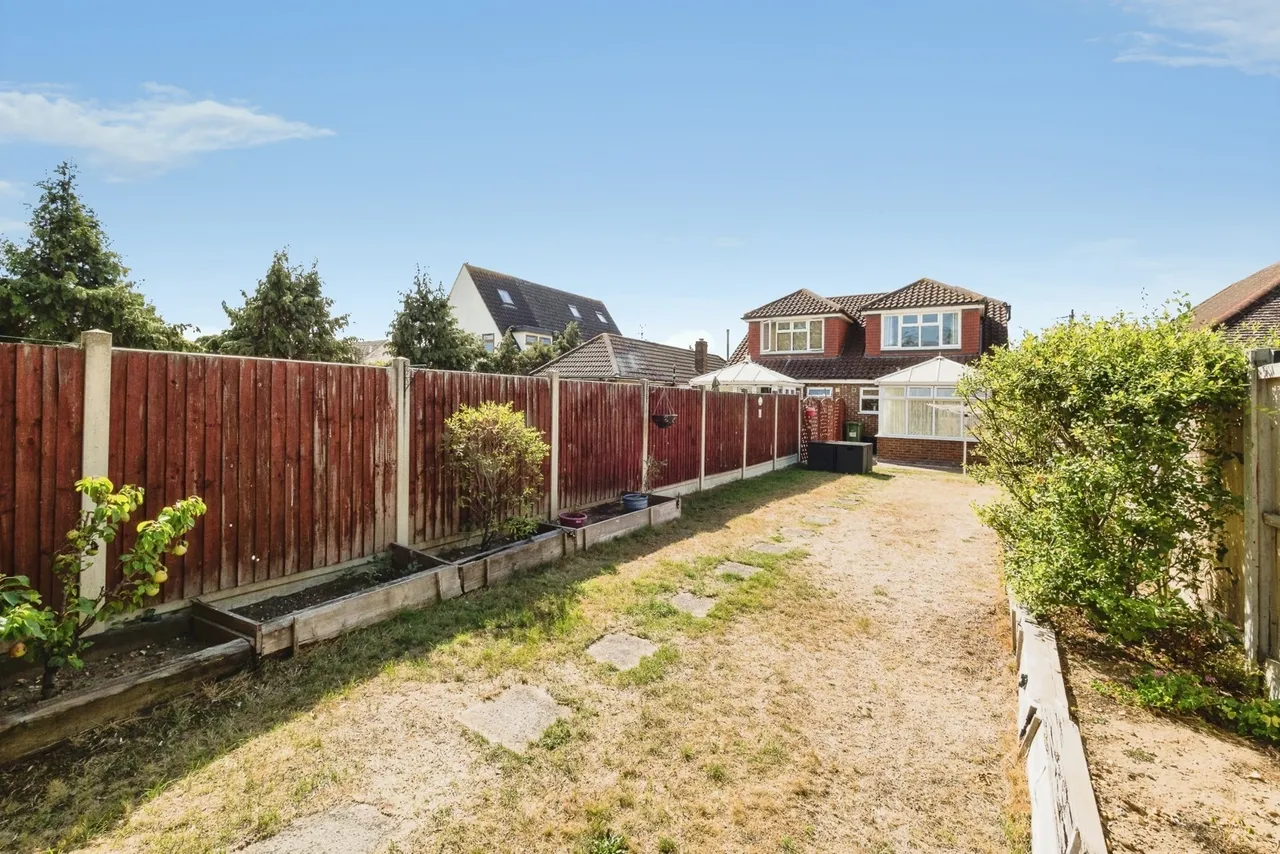 Briscoe Road, Rainham, RM13, photo 25