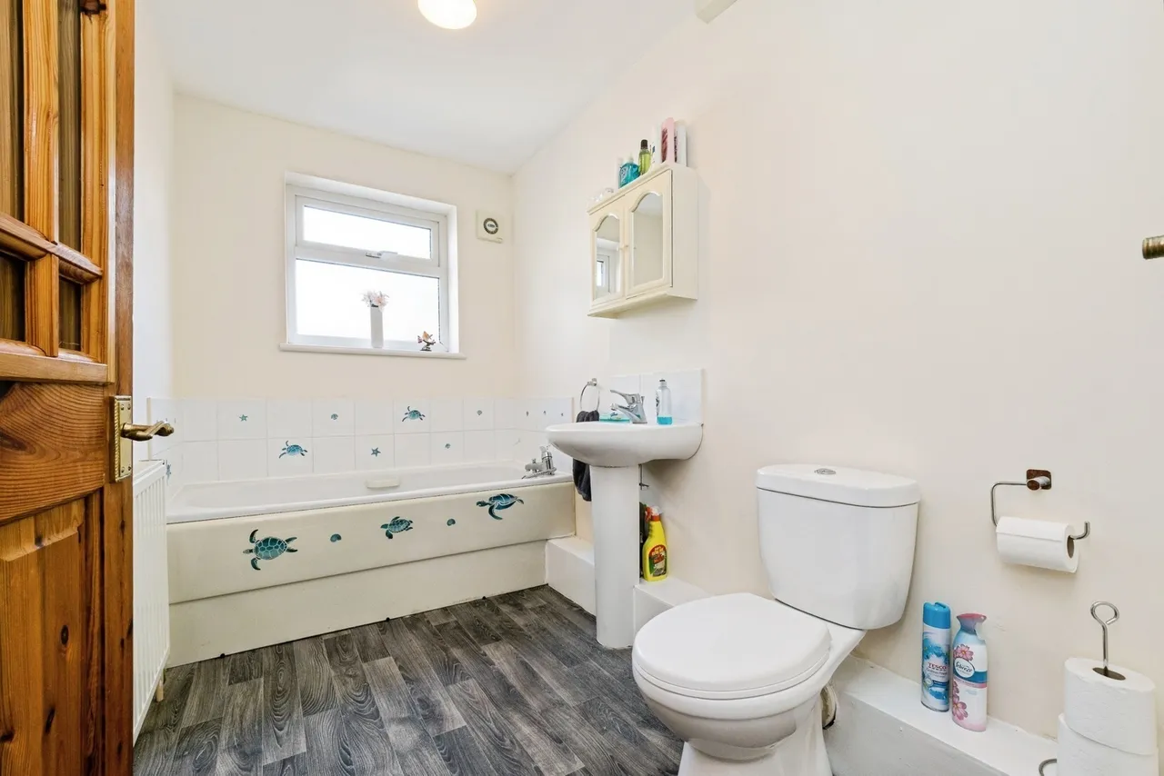 Briscoe Road, Rainham, RM13, photo 8