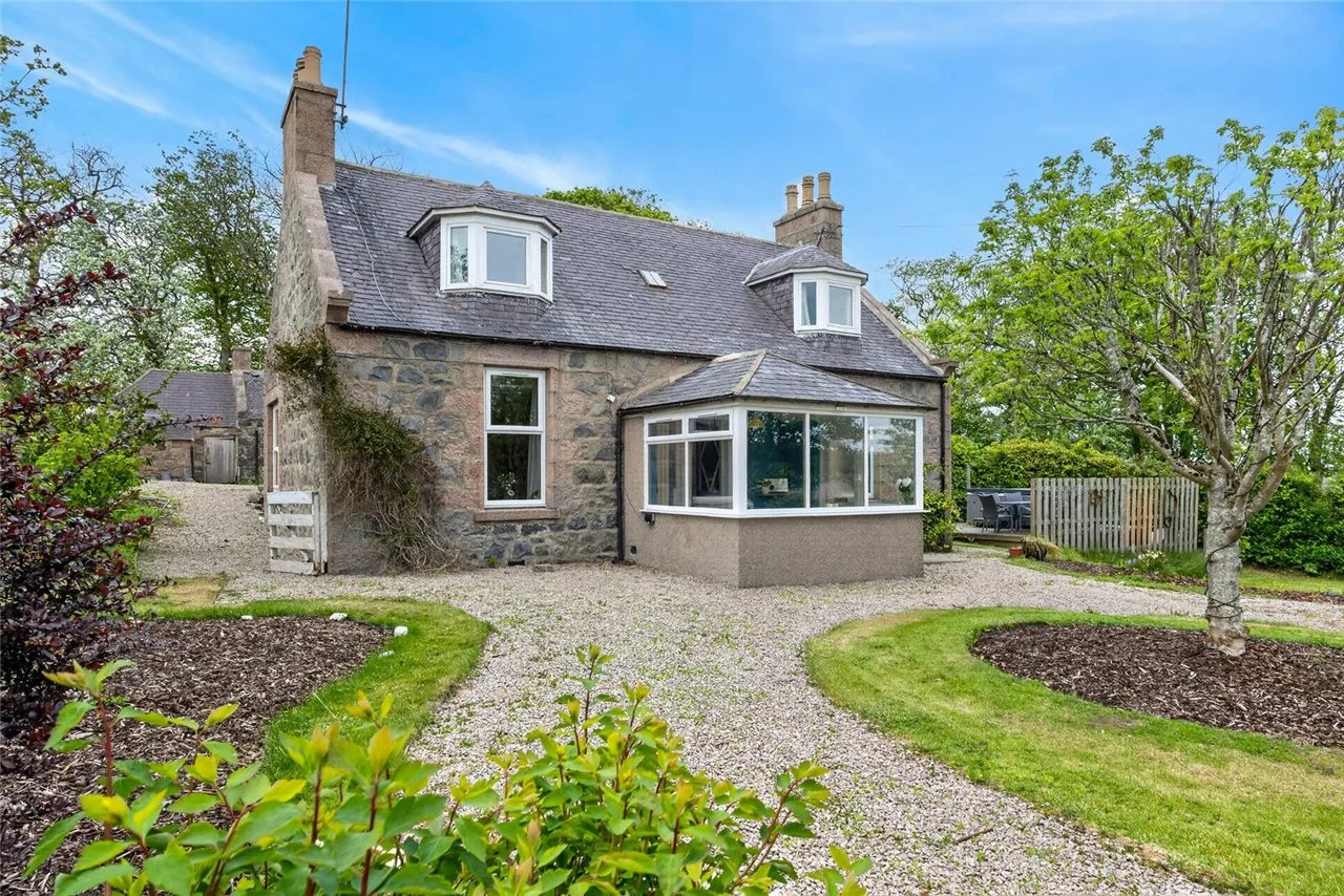 4 bed house for sale, Main Street, Hatton, AB42
