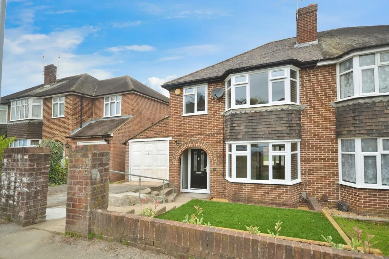 3 bed house to rent — Delamere Road, Earley