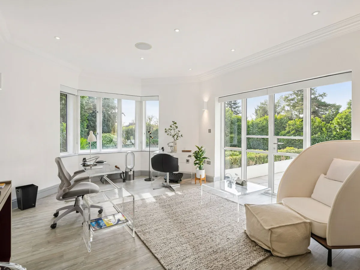 Esher Place Avenue, Esher, KT10, photo 11