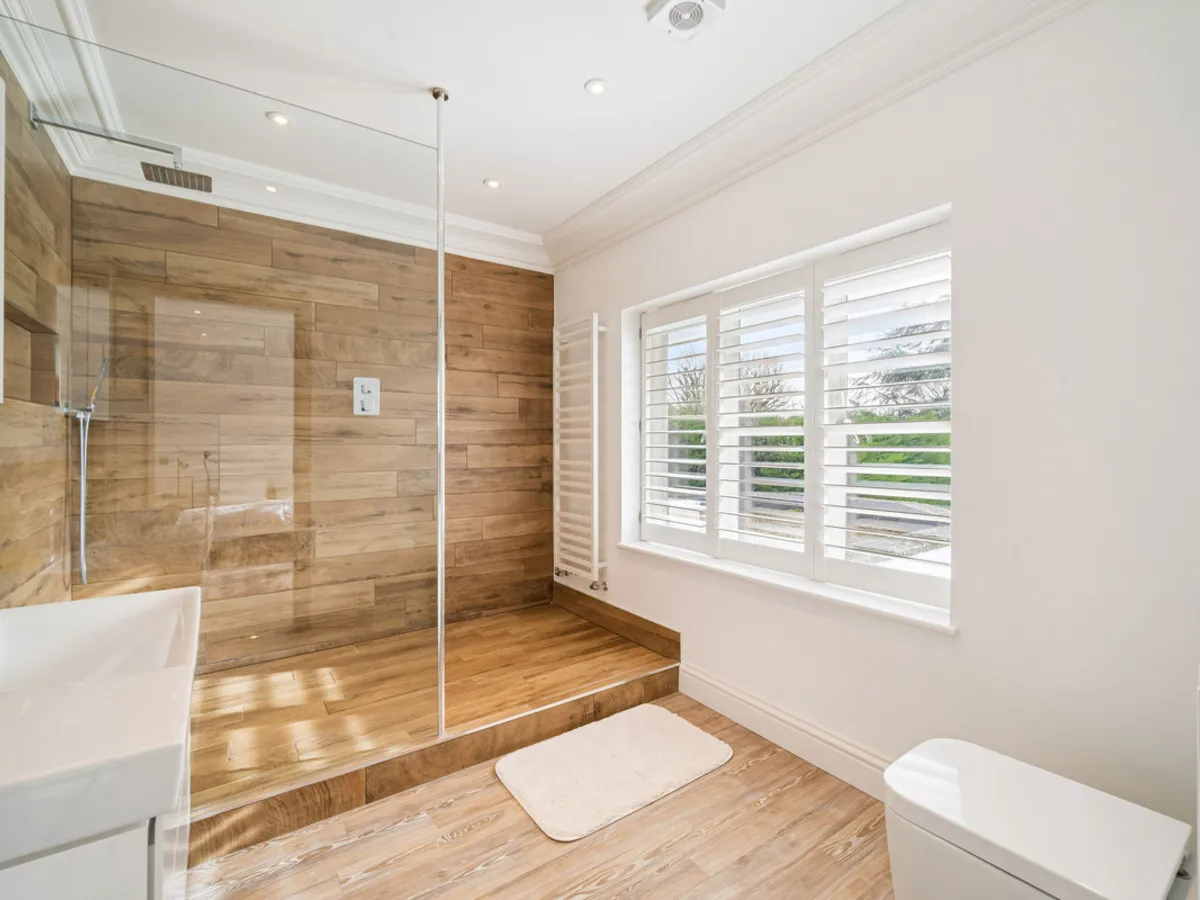 Esher Place Avenue, Esher, KT10, photo 17