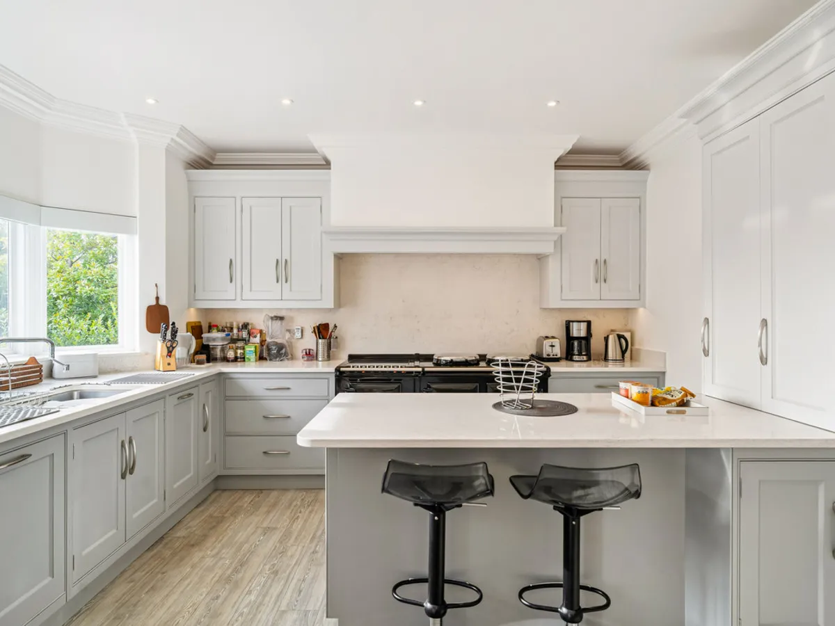 Esher Place Avenue, Esher, KT10, photo 9