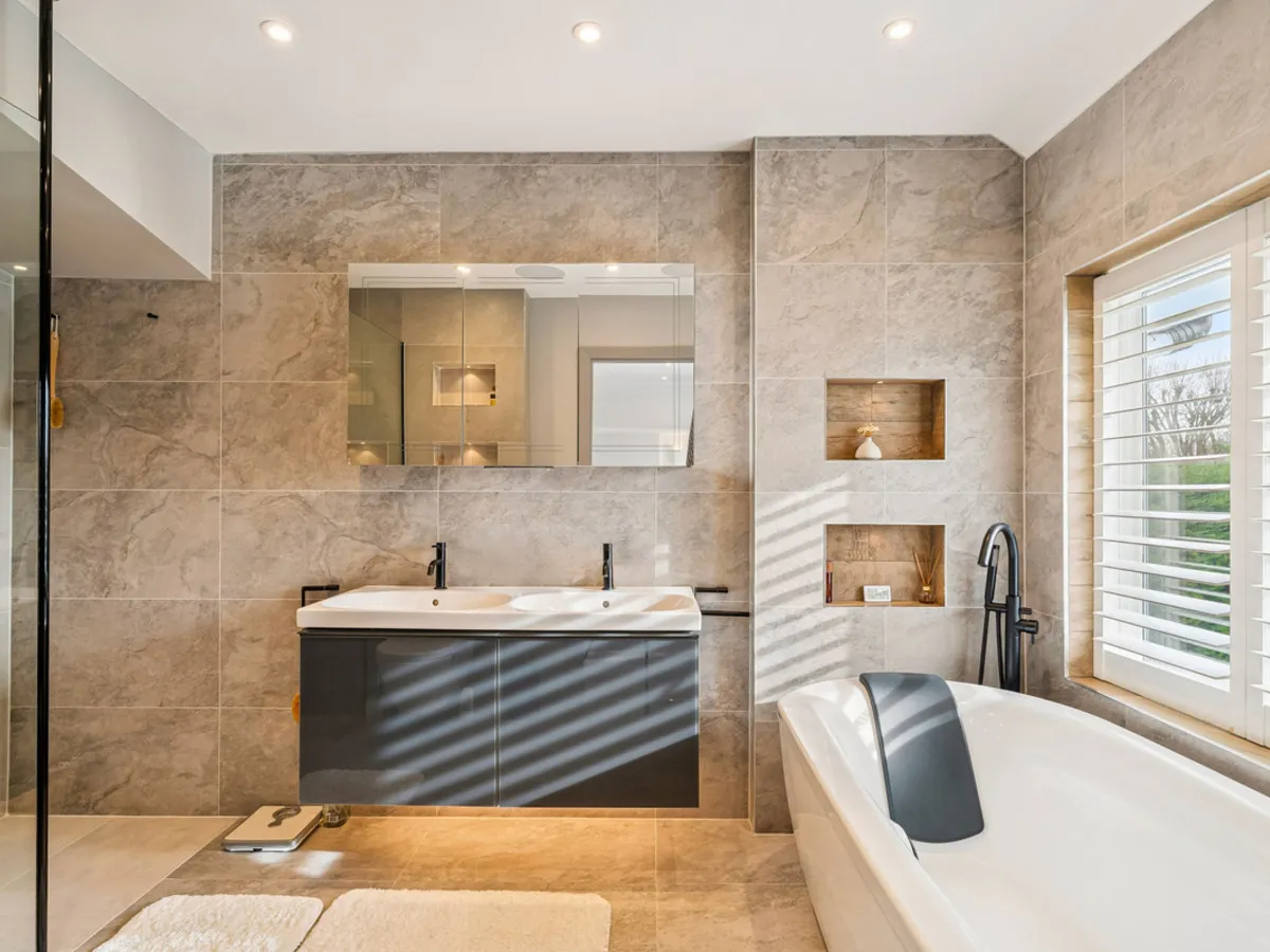 Esher Place Avenue, Esher, KT10, photo 15