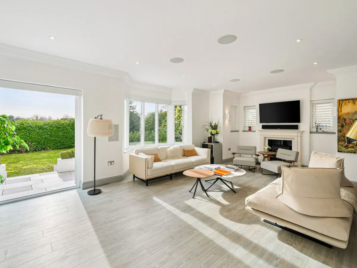 Esher Place Avenue, Esher, KT10, photo 3