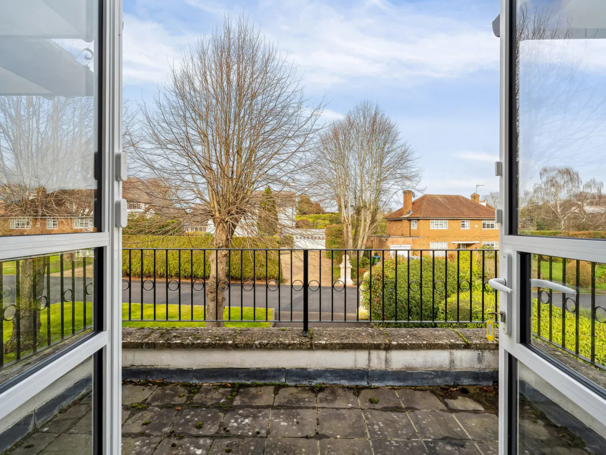 Esher Place Avenue, Esher, KT10, photo 19