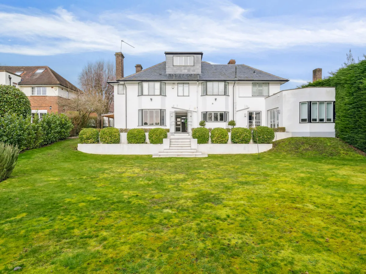 Esher Place Avenue, Esher, KT10, photo 8