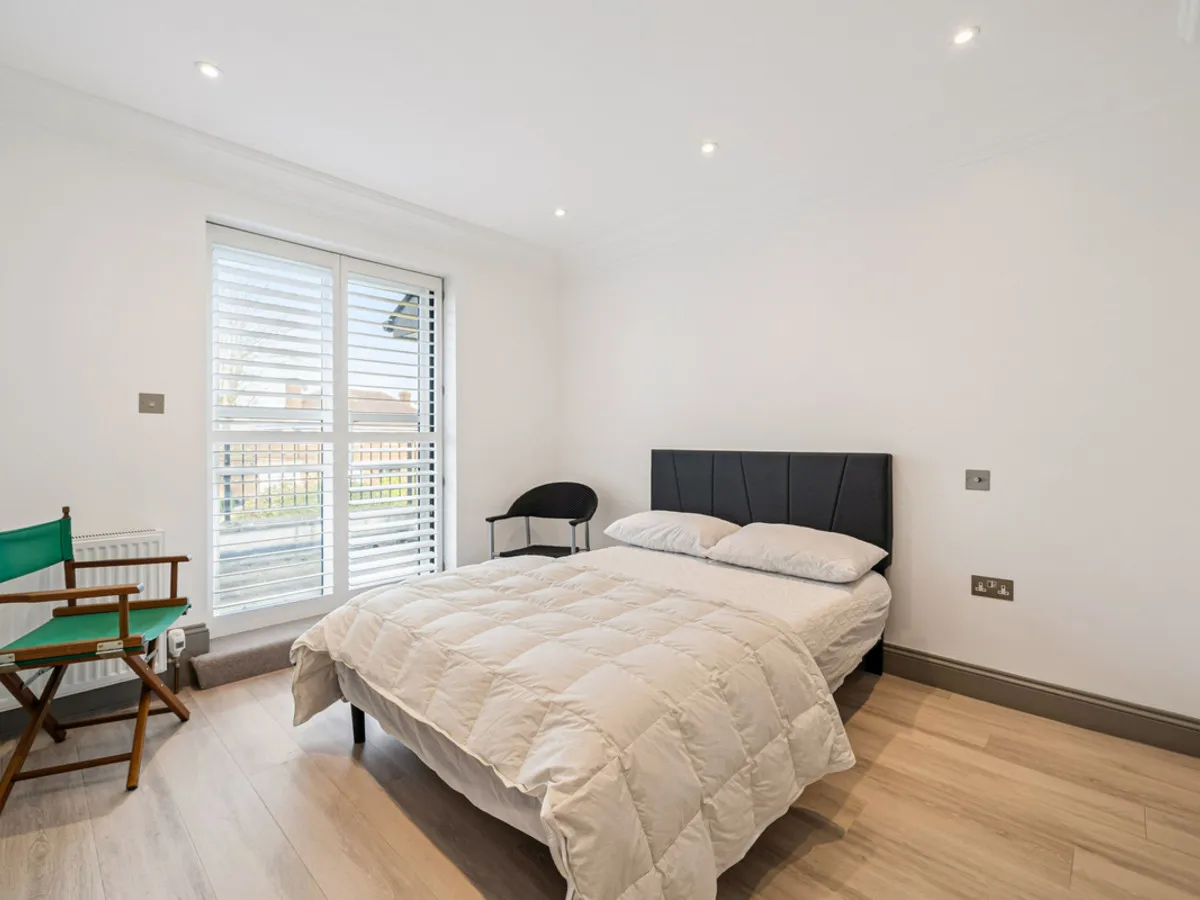 Esher Place Avenue, Esher, KT10, photo 18
