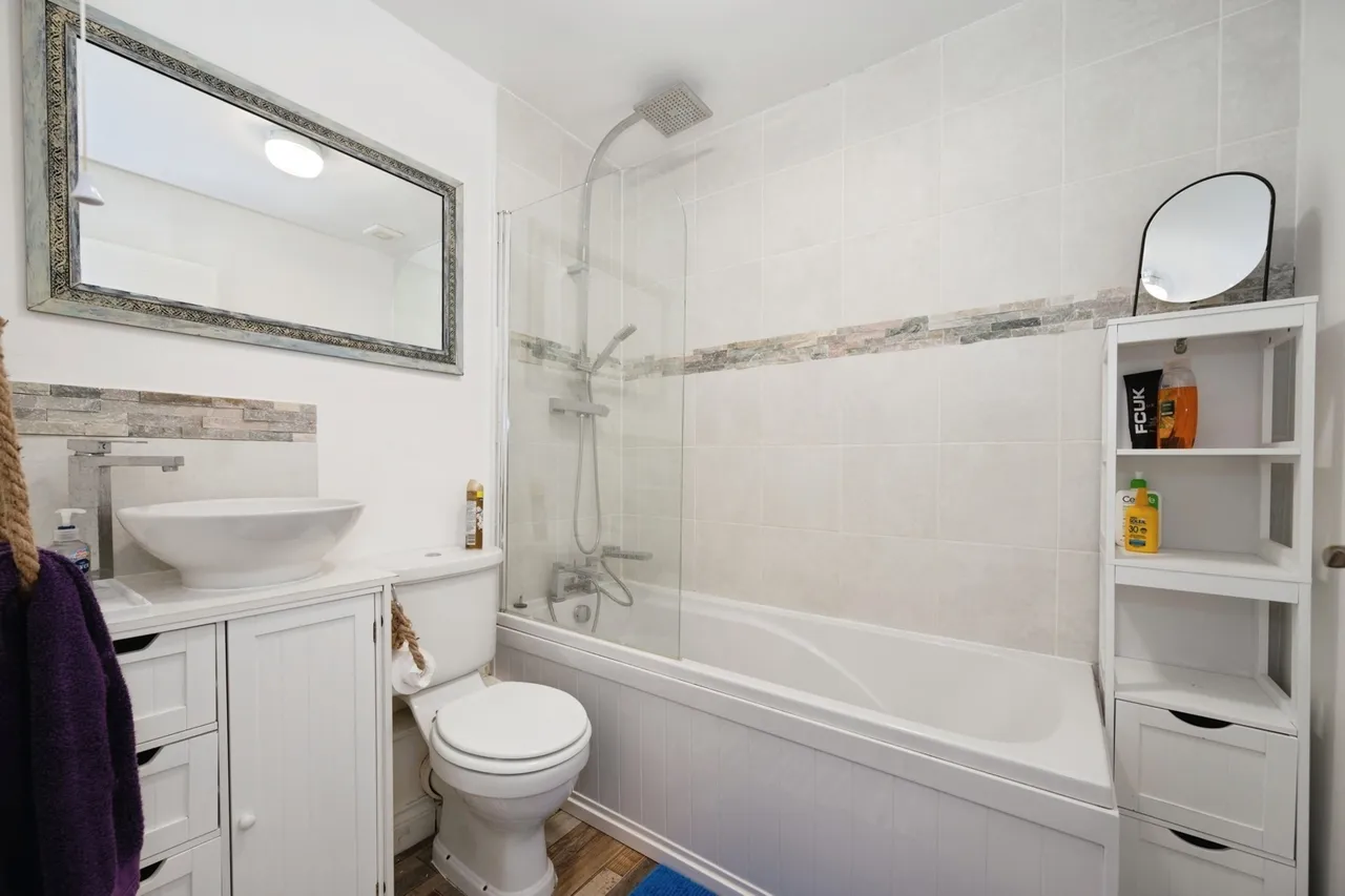Southwood Road, Hayling Island, PO11, photo 6