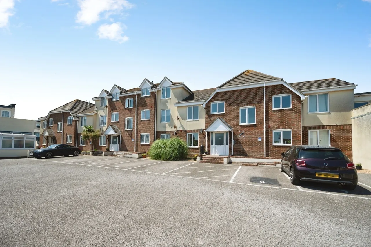 Southwood Road, Hayling Island, PO11, photo 19
