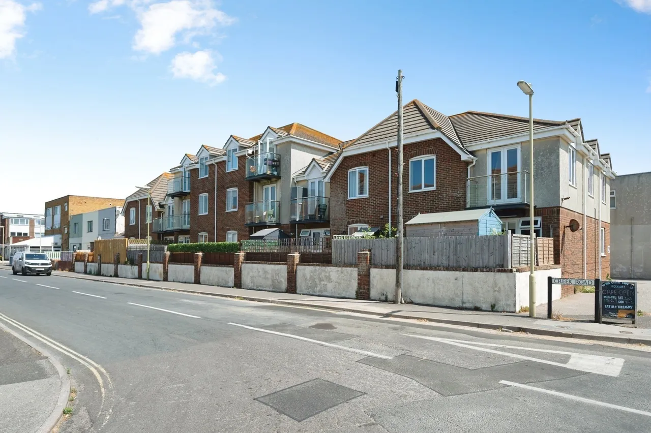 Southwood Road, Hayling Island, PO11, photo 17