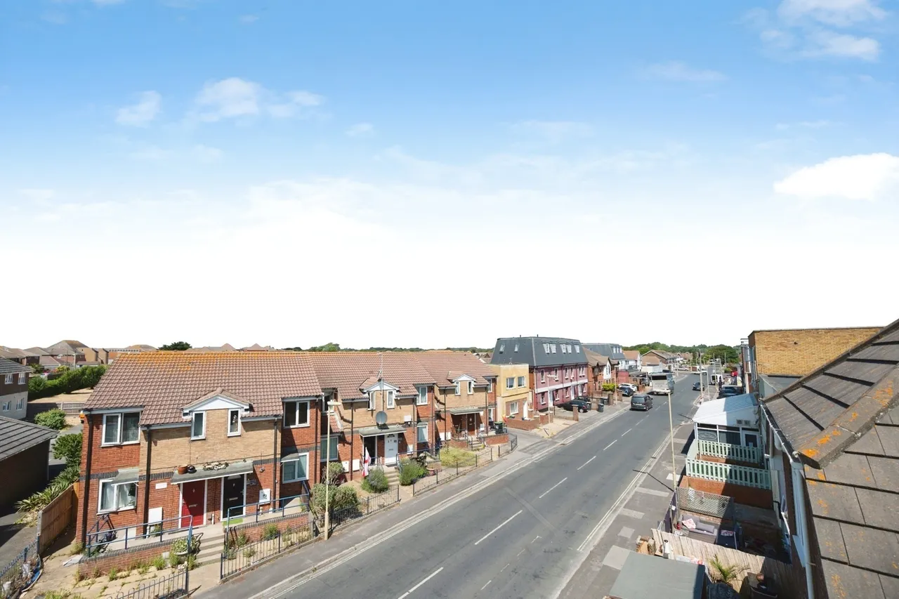 Southwood Road, Hayling Island, PO11, photo 16