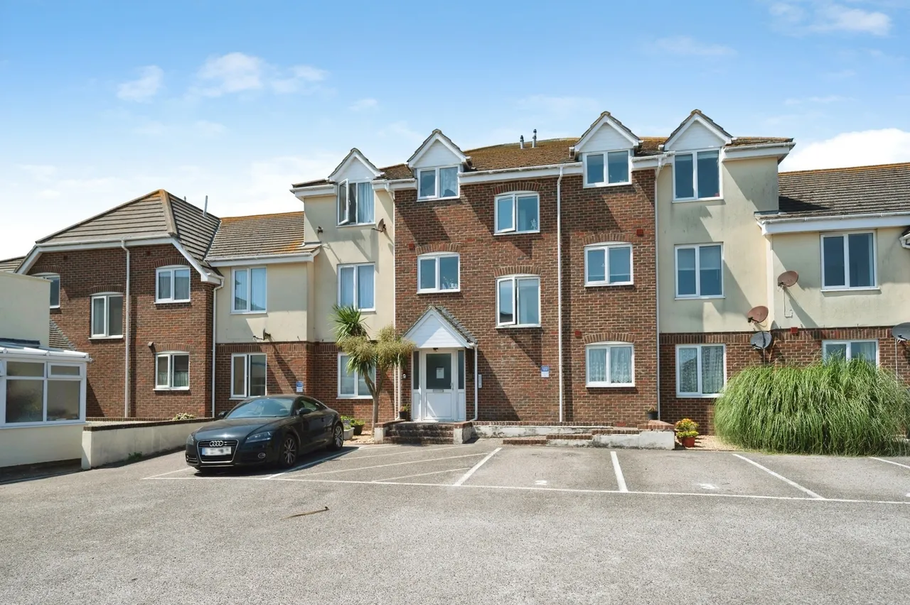 Southwood Road, Hayling Island, PO11, photo 2