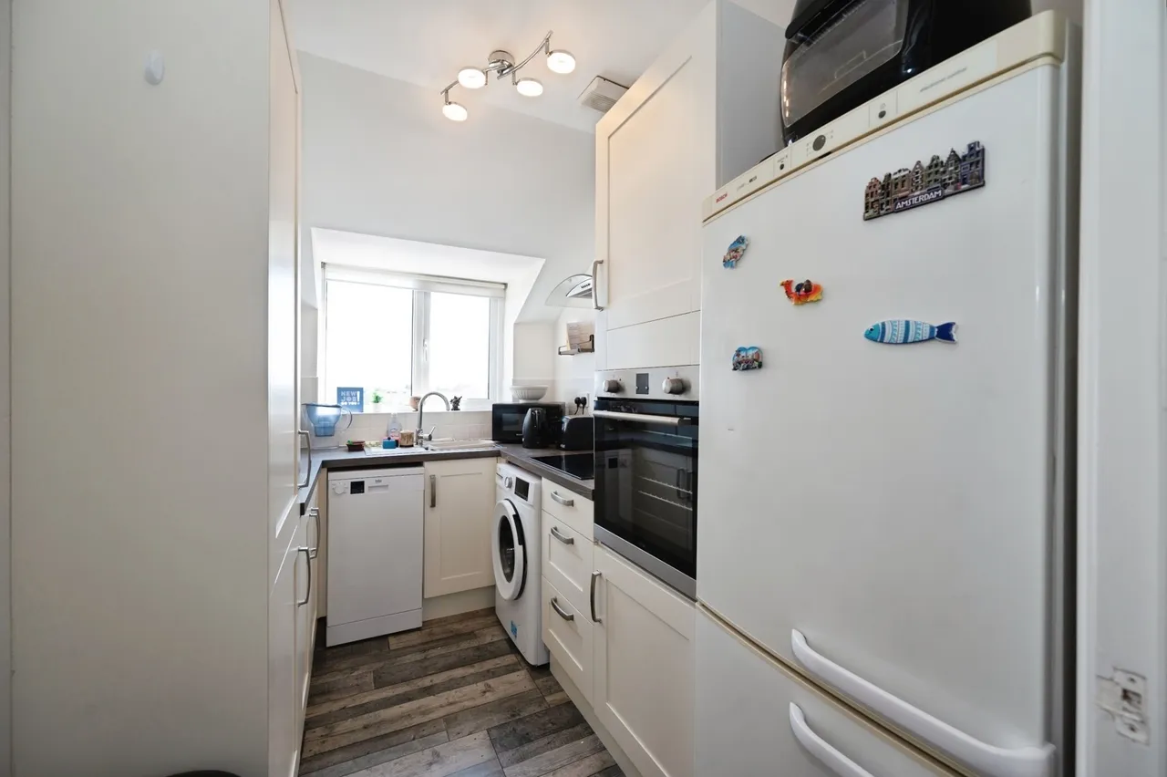 Southwood Road, Hayling Island, PO11, photo 3