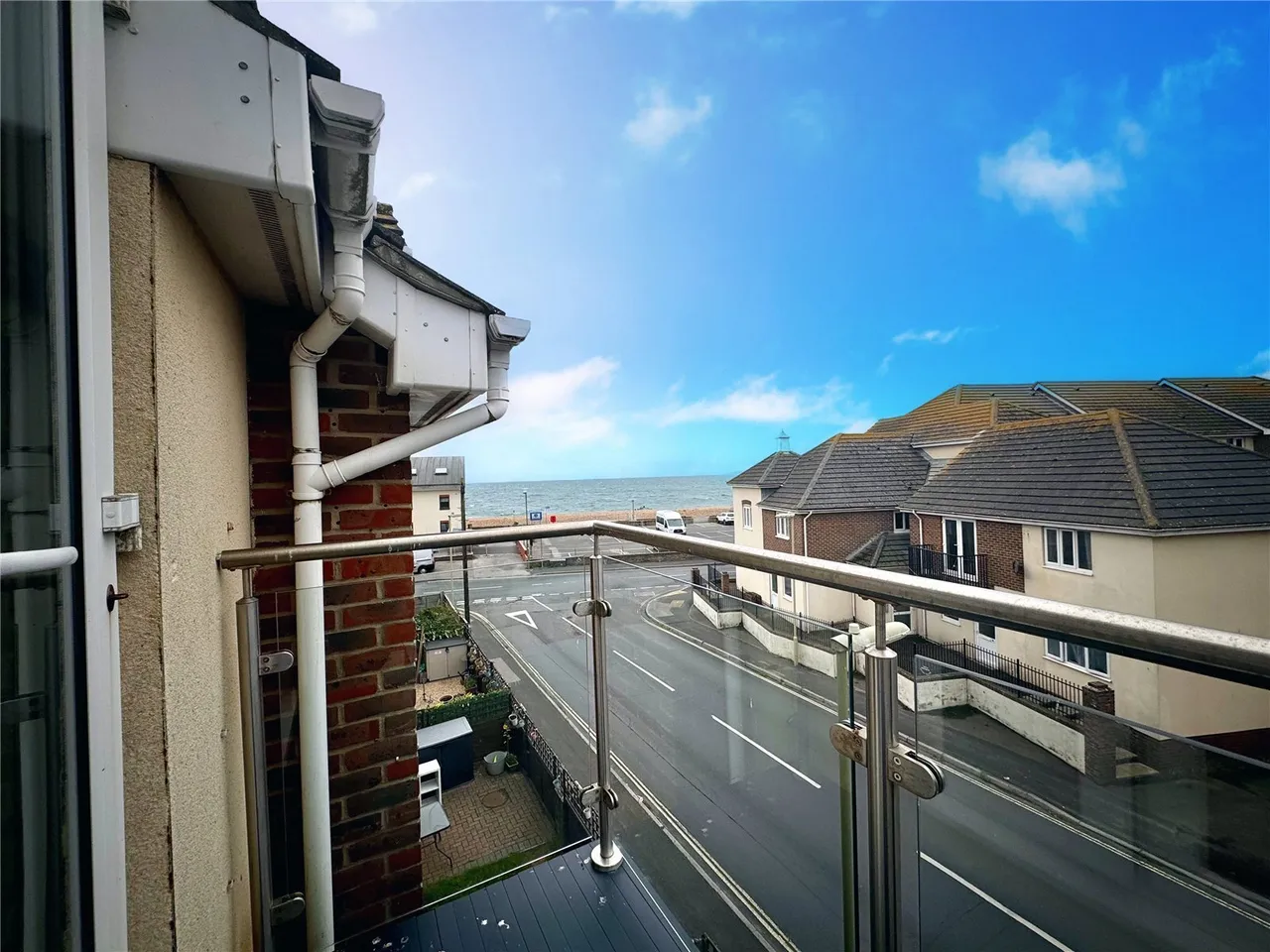 2 bed flat for sale, Southwood Road, Hayling Island, PO11