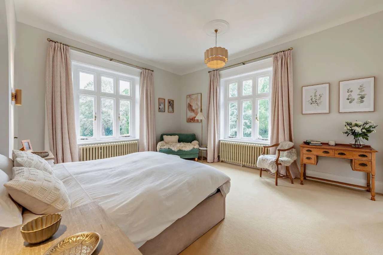 Bognor Road, Broadbridge Heath, Horsham, West Sussex, RH12 3PT, photo 11