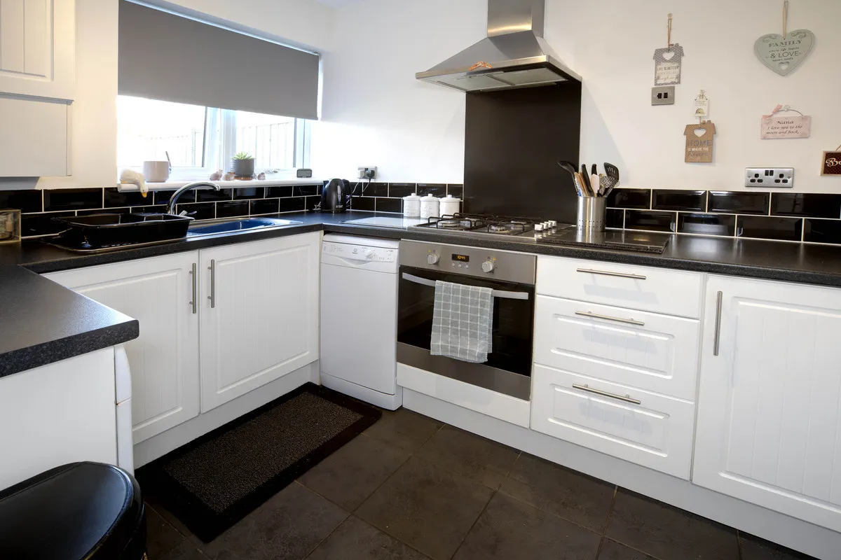 2 bed house for sale — Gillingham, ME8 9RA