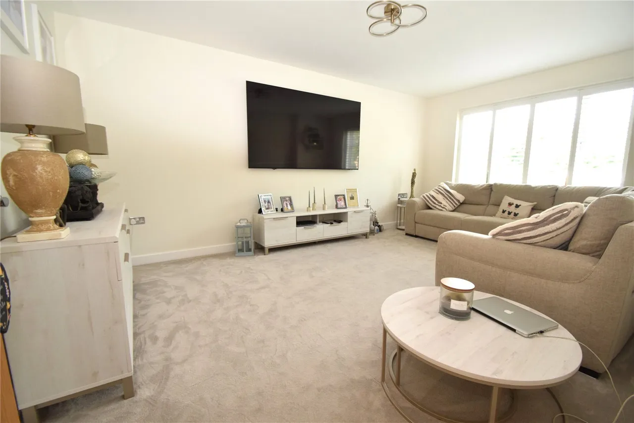 Cuckoo Crescent, Blackwater, Camberley, Hampshire, GU17 0SB, photo 2