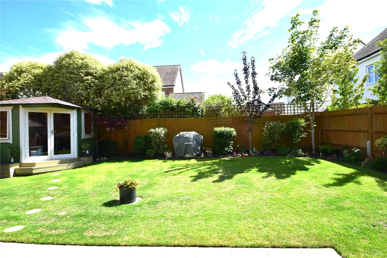Cuckoo Crescent, Blackwater, Camberley, Hampshire, GU17 0SB, photo 4