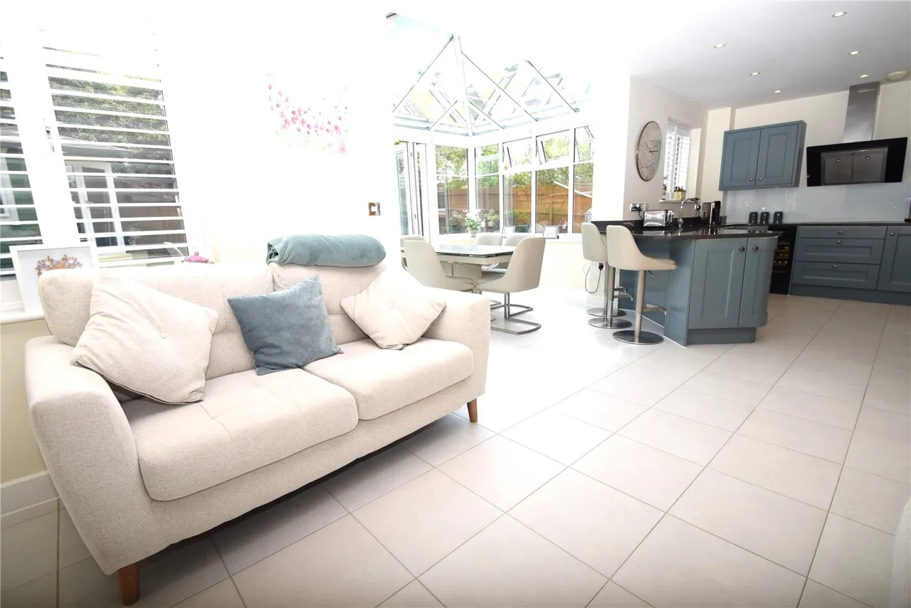 Cuckoo Crescent, Blackwater, Camberley, Hampshire, GU17 0SB, photo 6