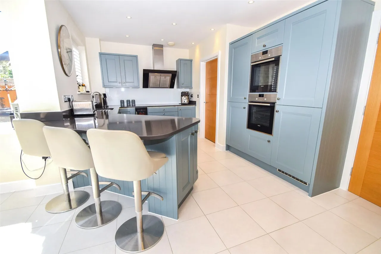 Cuckoo Crescent, Blackwater, Camberley, Hampshire, GU17 0SB, photo 3