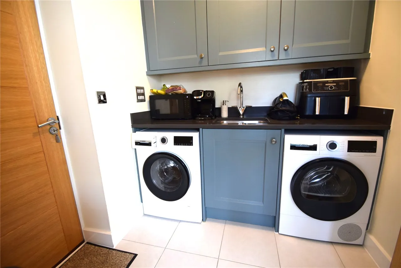 Cuckoo Crescent, Blackwater, Camberley, Hampshire, GU17 0SB, photo 18