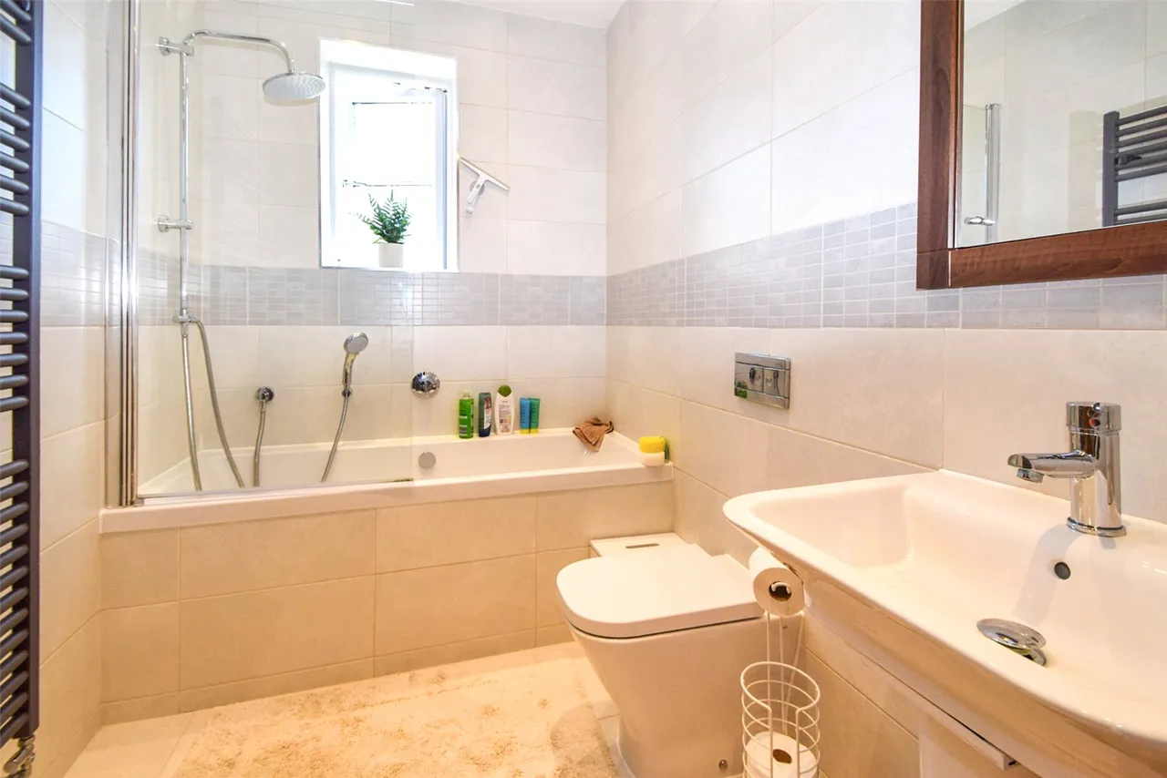 Cuckoo Crescent, Blackwater, Camberley, Hampshire, GU17 0SB, photo 7
