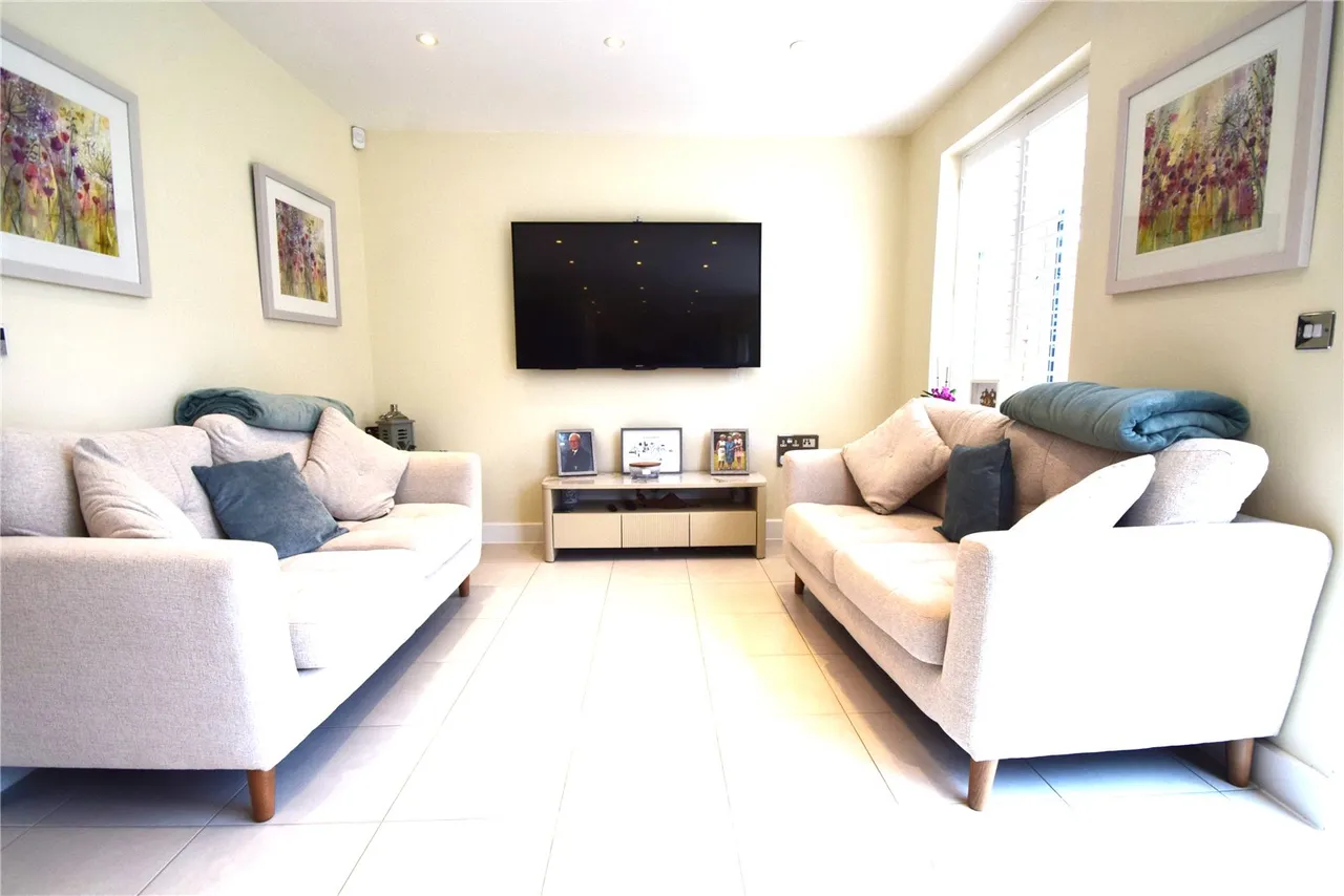 Cuckoo Crescent, Blackwater, Camberley, Hampshire, GU17 0SB, photo 9
