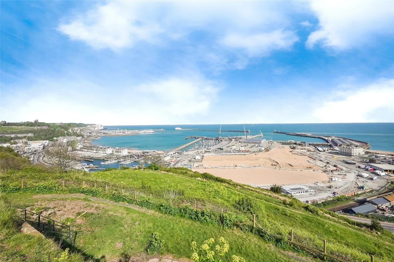Guston Heights, Guston, Dover, Kent, CT15, photo 14