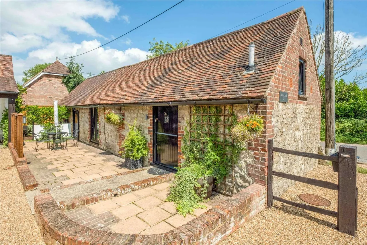 Moorstock Lane, Sellindge, TN25, photo 16