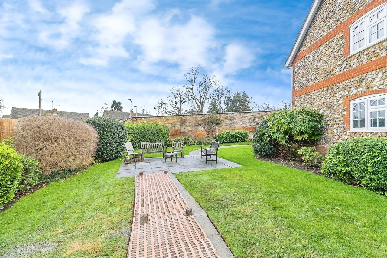 Dunsley Place, Tring, HP23, photo 22
