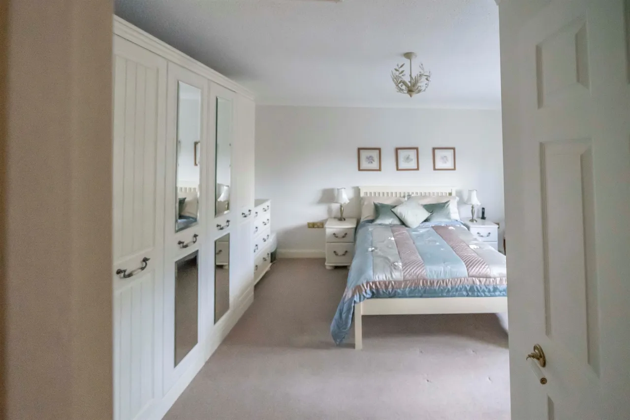Dunsley Place, Tring, HP23, photo 9