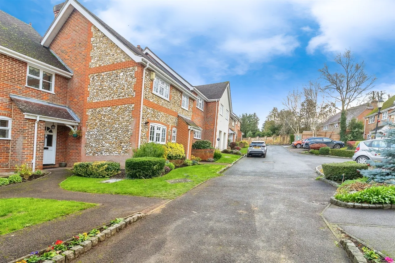 Dunsley Place, Tring, HP23, photo 19