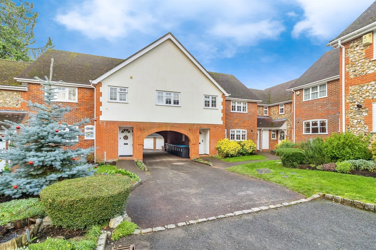 Dunsley Place, Tring, HP23, photo 18