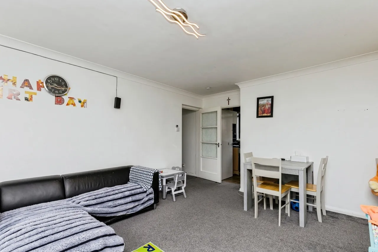 Highams Hill, Crawley, RH11, photo 10