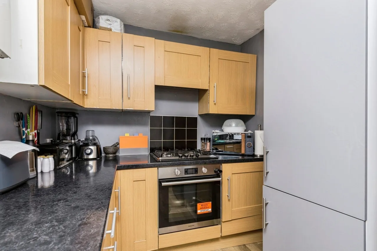 Highams Hill, Crawley, RH11, photo 11